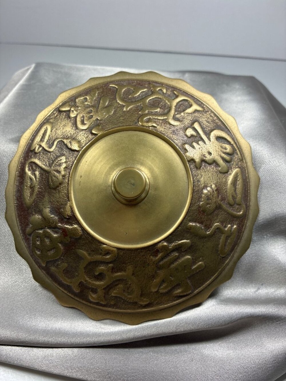 Vintage Solid Brass Covered Dish Asian Motif Trinket Box Decorative Lidded Bowl - Picture 6 of 8